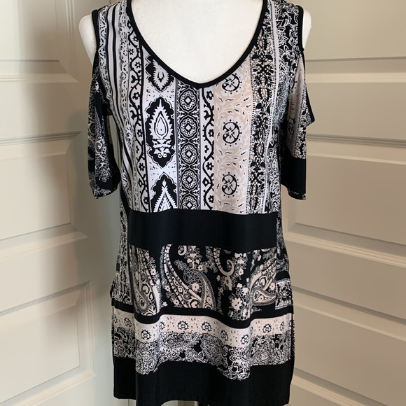 CLEO WOMEN’S V-NECK TOP w/ OFF THE SHOULDER SLEEVES - Picture 2 of 16